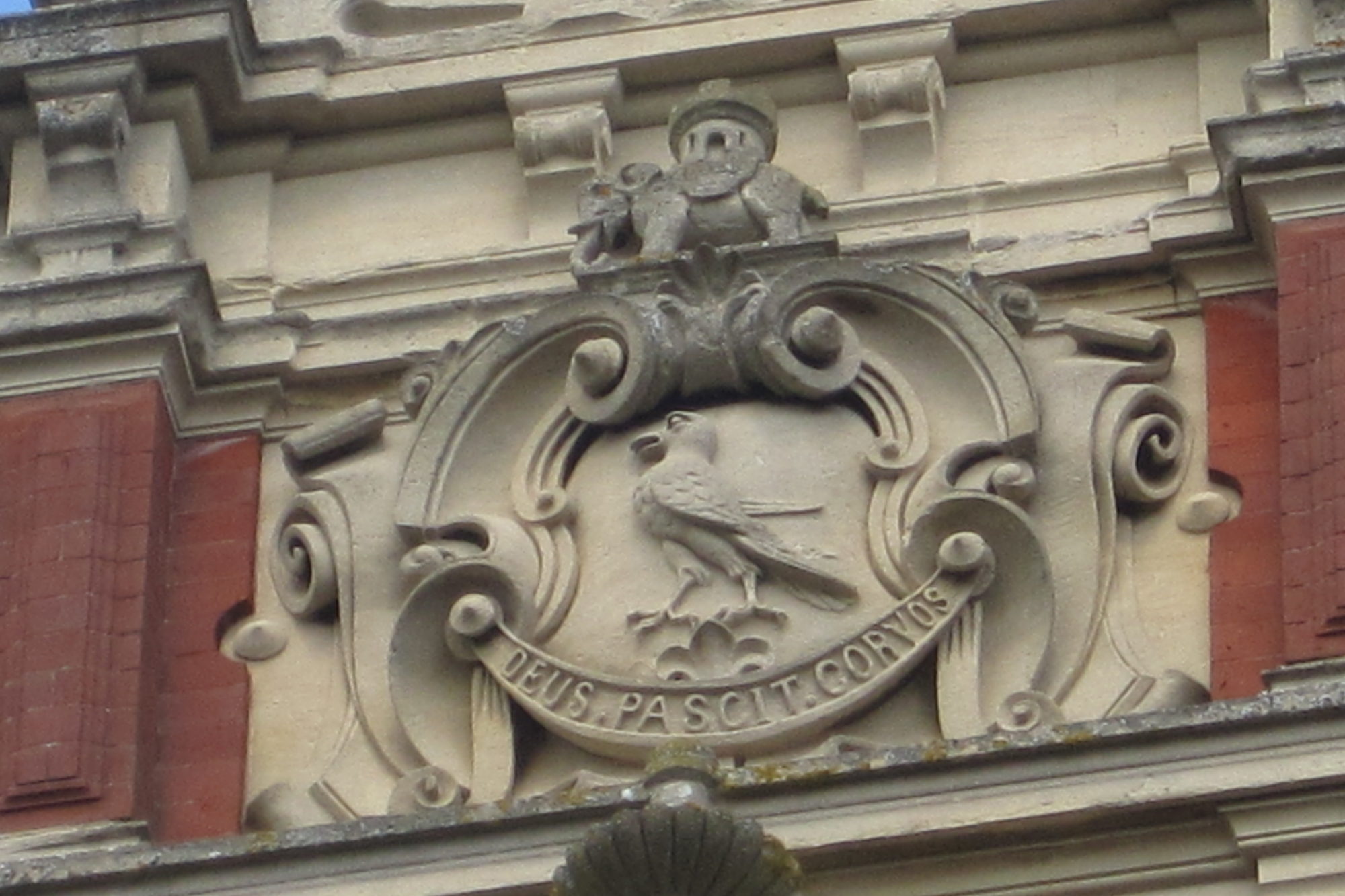 Corbett's Arms showing the raven (corbeau)
