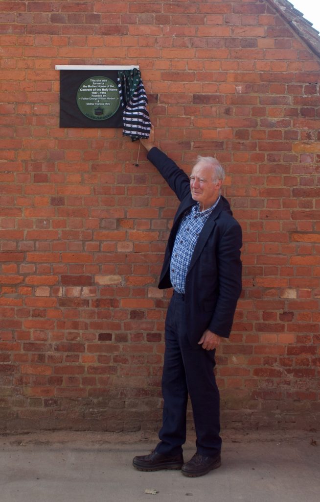 Andrew Huntley unveiling the plaque